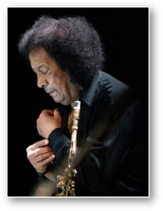 Le foto di James Senese in concerto al Trianon Viviani sono di Ernesto Albano.