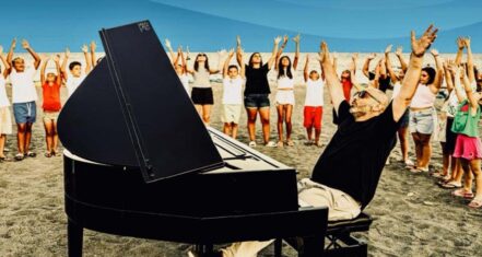 Zattere nel mare con Santi Scarcella